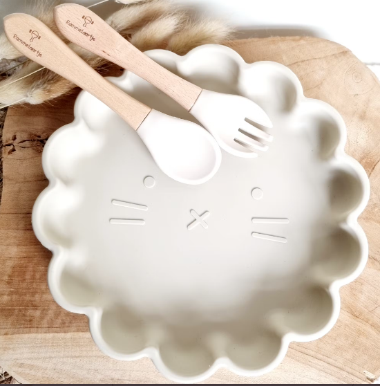 assiette silicone avec couvert beige